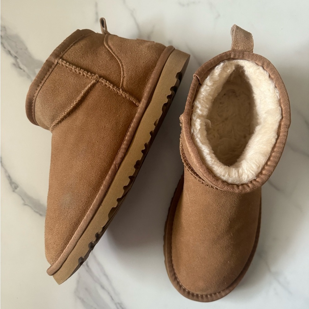 Great Condition- women’s size 09
